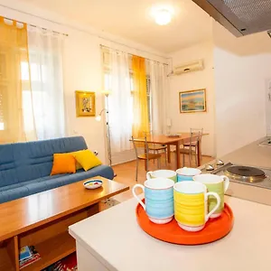  Apartment Aria